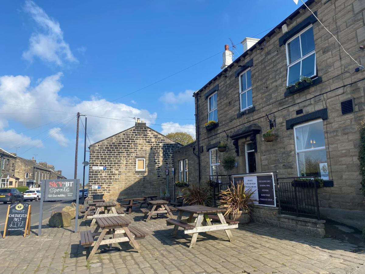 The White Swan, Estalagem Yeadon